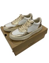 Lade das Bild in den Galerie-Viewer, OS1811 Gold OOG Leder Sneakers
