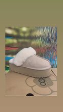 Laden und Abspielen von Videos im Galerie-Viewer, OBTC044 Mini OOG Design Slippers aus Leder für Damen
